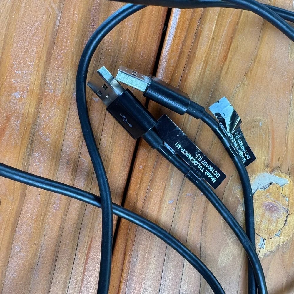 2 Verizon Micro USB to USB Charging Cables and Wall Plugs 6 Feet Each